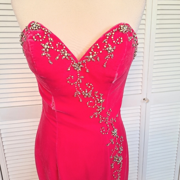 The crown collection pink velvet rhinestone maxi dress sz 4 - Picture 3 of 9
